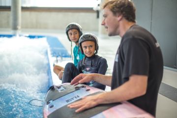 Indoor Surfen: Beginner Workshop - Kinderpreis