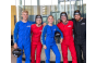 Thumbnail5 Personen stehen vor dem Windkanal in der Jochen Schweizer Arena